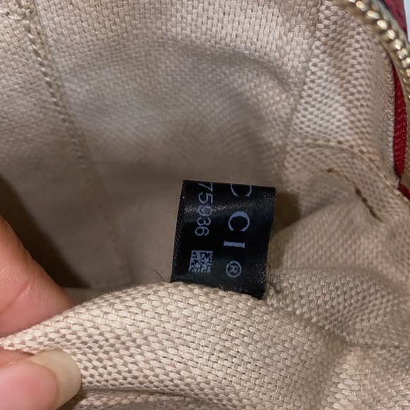 Authentic Pre Loved Gucci Soho Disco Red - Picture 12 of 17